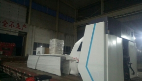 發往河南鄭州的數控母線沖剪機母排沖剪機連夜裝車