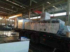 發往江蘇省江陰市的數控母線沖剪機和數控母線折彎機已裝車出發啦！
