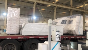發往浙江寧波的數控母線沖剪機昨天已順利裝車出發