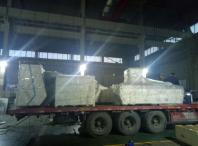 沖孔菲律賓的數控母線折彎機數控母線沖剪機已連夜裝車出發