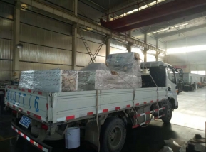 發往山東臨沂的數控母排沖剪機已裝車完畢準備出發