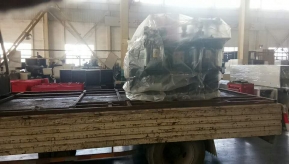 昨日發往遼寧鞍山的數控母線加工機已裝車出發