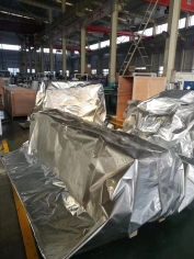 出口印度的數控母線沖剪機和數控母線折彎機準備裝車中
