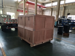 出口新加坡的數控母線加工機已包裝完畢準備發往海關
