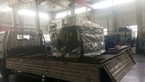 發往上海青浦的數控母線加工機已出發
