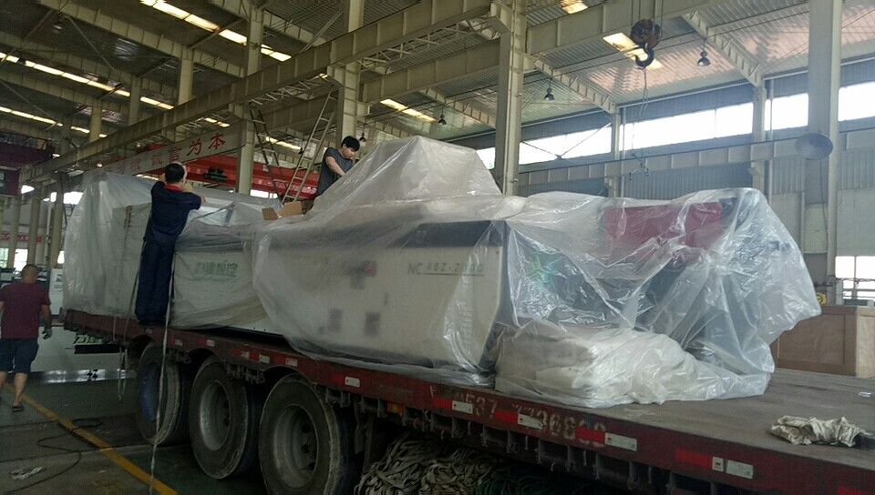 黑龍江哈爾濱客戶訂購的數控母線沖剪機
