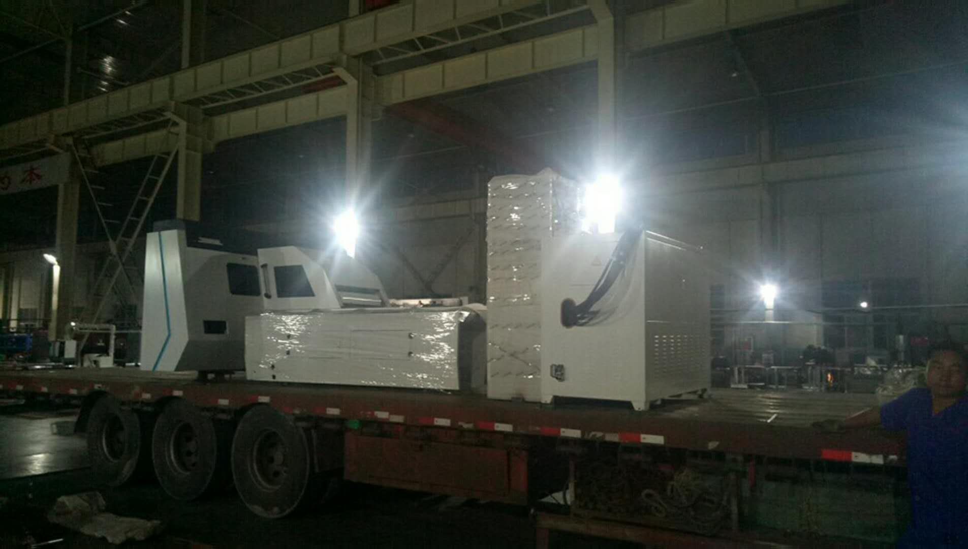 發往河南鄭州的數控母線沖剪機母排沖剪機