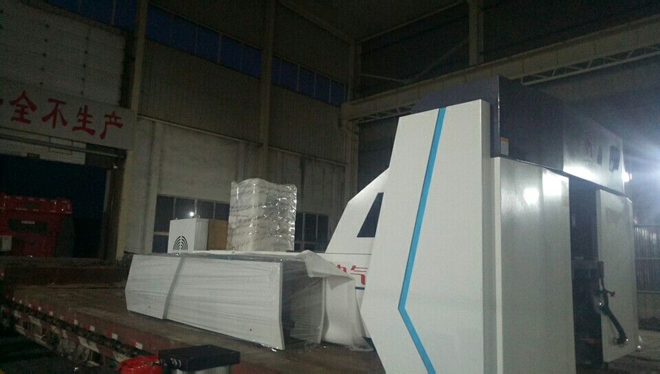 發往河南鄭州的數控母線沖剪機母排沖剪機連夜裝車