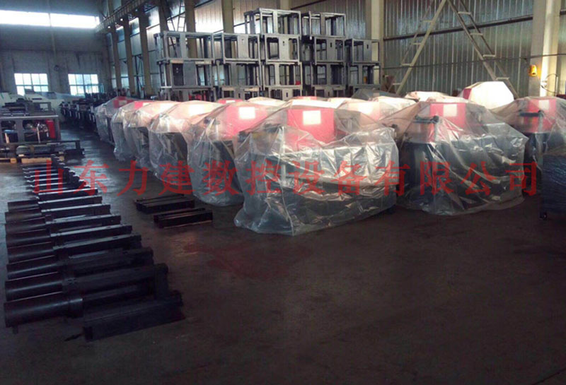 選購性價比高的數控母排加工機時的具體操作步驟