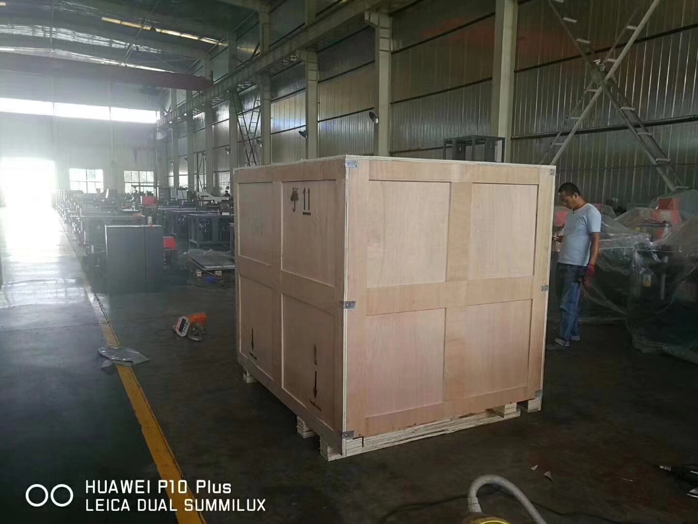 出口菲律賓宿務市的數控銅排加工機已裝車出發