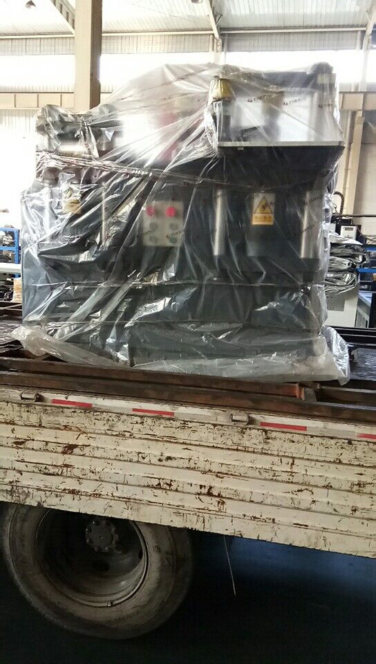 江西九江客戶訂購的數控母排加工機