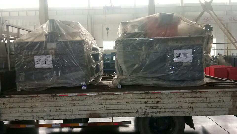 今早湖南和遼寧客戶訂購的數控母排加工機各發一臺