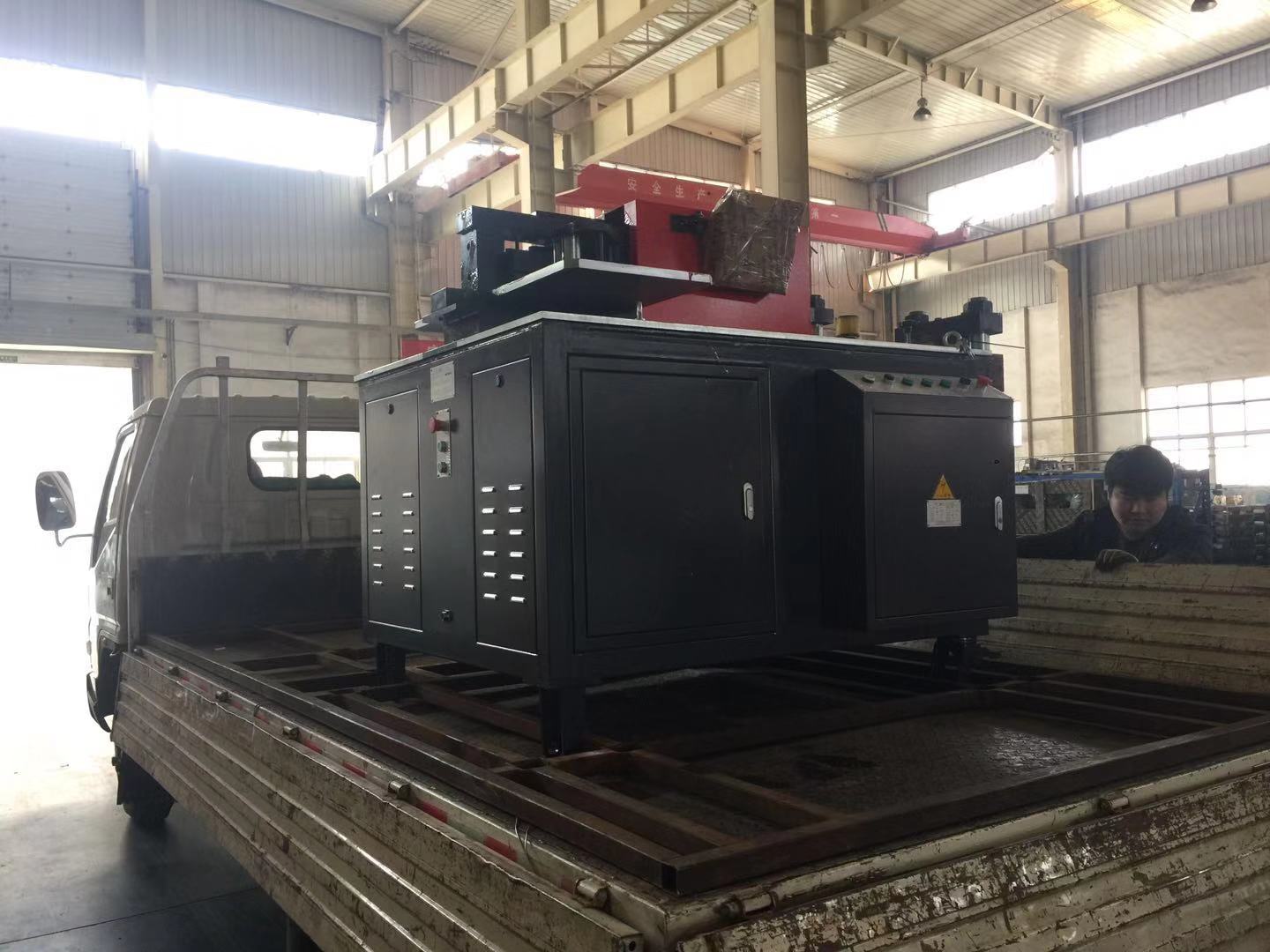 發往吉林松原市的503E-3-S型號的數控母排加工機已出發