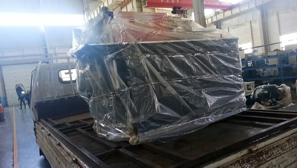 廣東珠海客戶訂購的303e-3-s數控母線加工機已順利裝車出發