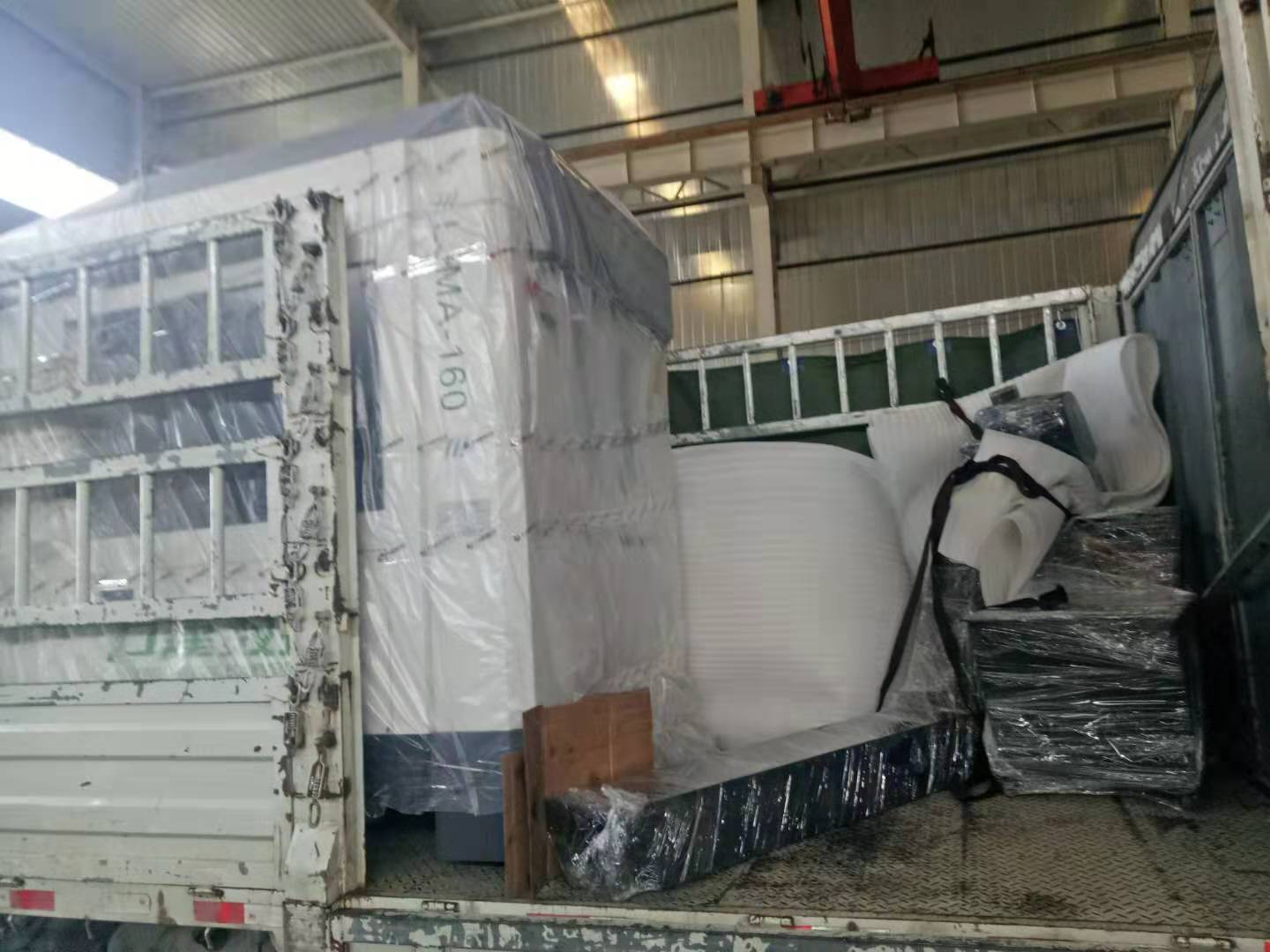 發往湖北武漢的數控母線銑角機已順利出發