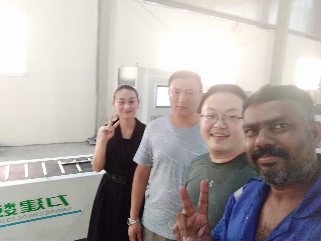 出口印度的數控母線沖剪機和數控母線折彎機