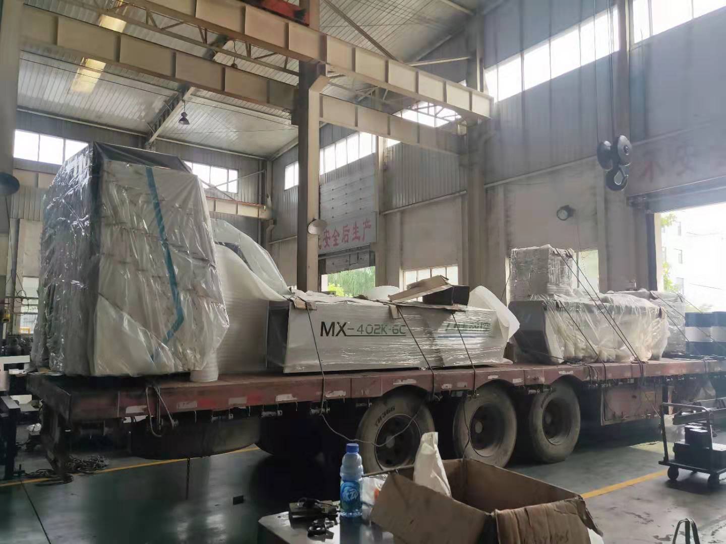 發往河北滄州的數控母線沖剪機和數控母線折彎機已裝車出發