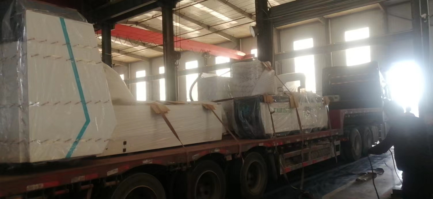 發往龍口的數控母線沖剪機和母線折彎機已順利出發！-力建數控