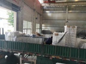 濟南章丘客戶訂購的數控母線沖剪機和數控母線折彎機已送貨
