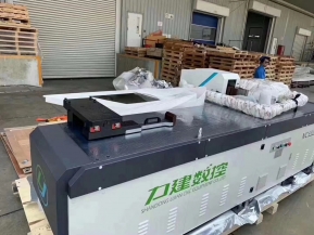 出口新加坡的數控母線加工機已到貨準備安裝調試