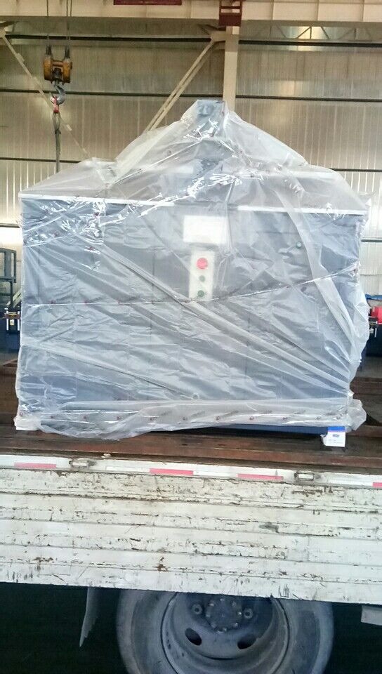 發往內蒙古呼倫貝爾的數控母排加工機已裝車出發
