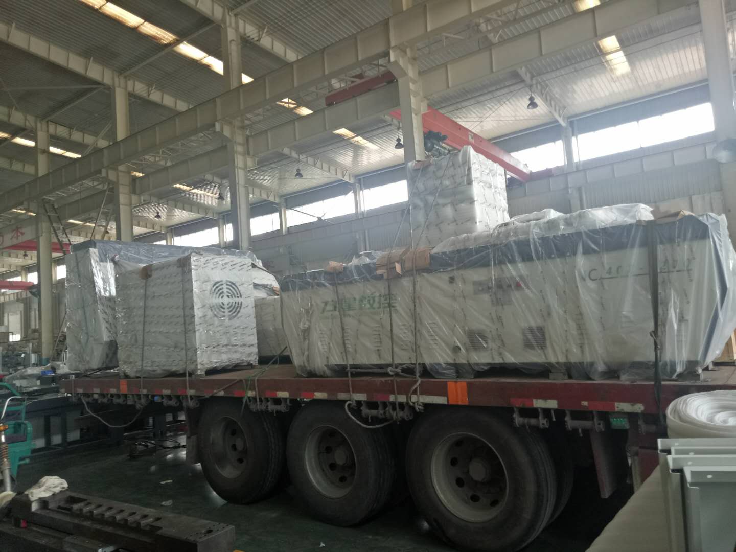 湖南株洲客戶訂購的數控母線加工機已順利發貨